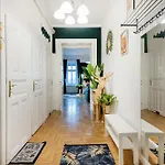 W - Danube River View - Gellert Hill Panorama - Sleeps 6 アパート *