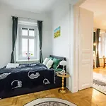 W - Danube River View - Gellert Hill Panorama - Sleeps 6 *