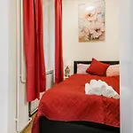 W - Danube River View - Gellert Hill Panorama - Sleeps 6 アパート ブダペスト