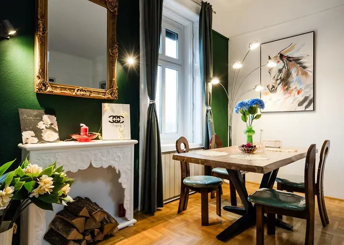 W - Danube River View - Gellert Hill Panorama - Sleeps 6 * Budapest