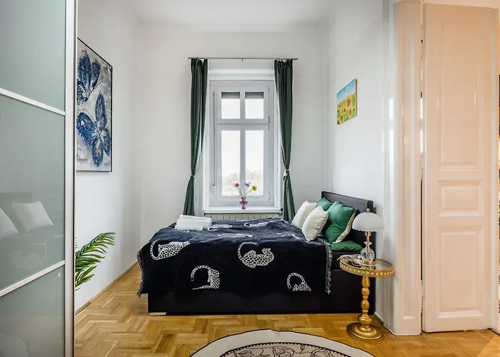 W - Danube River View - Gellert Hill Panorama - Sleeps 6 * Budapest