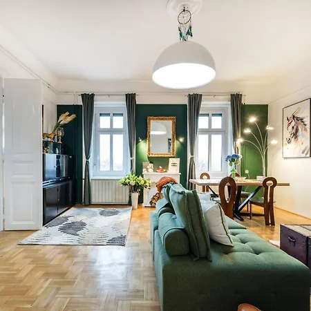 W - Danube River View - Gellert Hill Panorama - Sleeps 6 Budapest