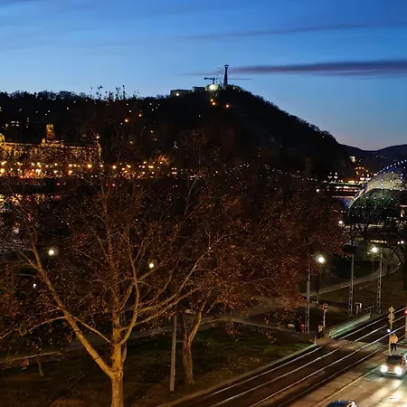 W - Danube River View - Gellert Hill Panorama - Sleeps 6 Lejlighed *