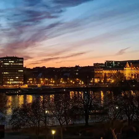 W - Danube River View - Gellert Hill Panorama - Sleeps 6