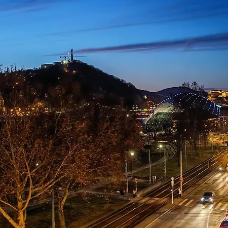 The Pearl With The Danube And Gellert Hill View Διαμέρισμα