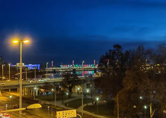 Apartment W - Danube River View - Gellert Hill Panorama - Sleeps 6 *