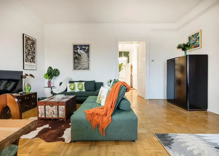 W - Danube River View - Gellert Hill Panorama - Sleeps 6 Apartment