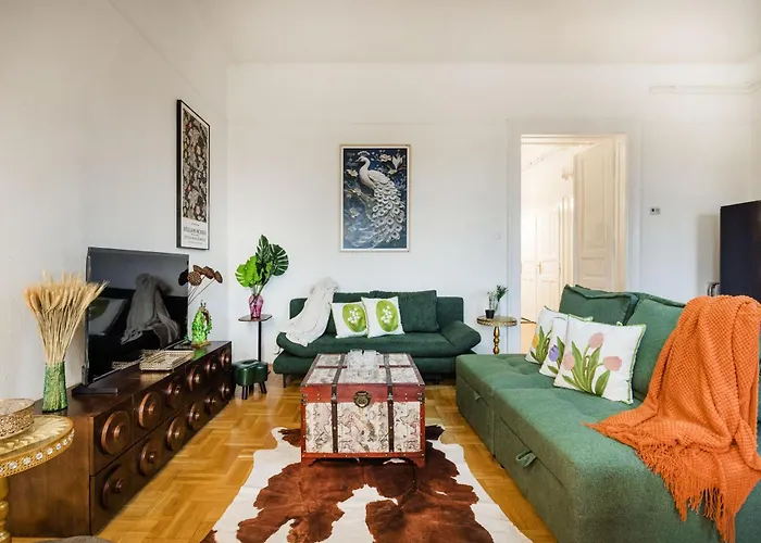 Apartment W - Danube River View - Gellert Hill Panorama - Sleeps 6