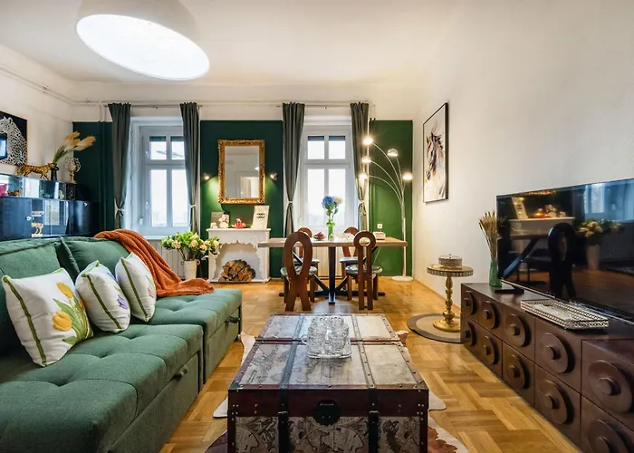 Apartment W - Danube River View - Gellert Hill Panorama - Sleeps 6