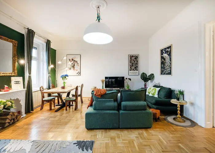 W - Danube River View - Gellert Hill Panorama - Sleeps 6 Apartment *